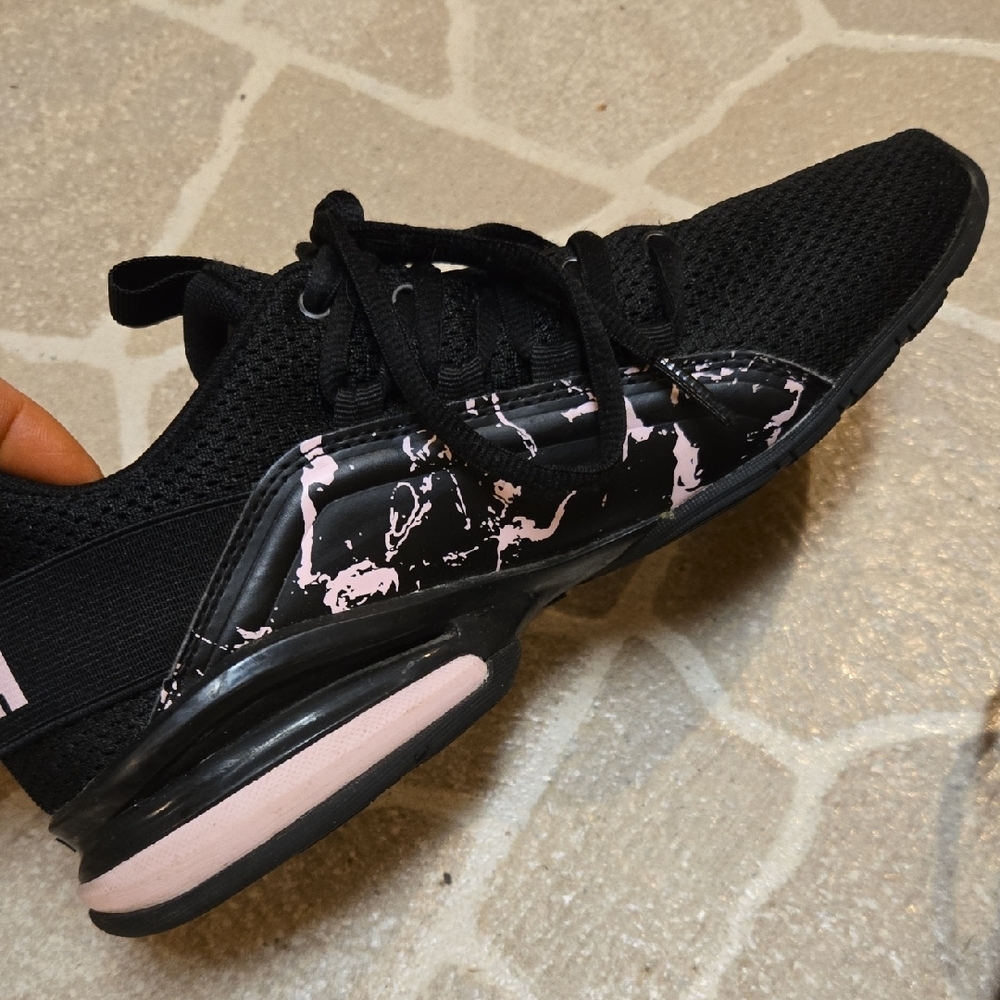 Puma Women's Black and Pink Athletic Shoes - Picture 4 of 8